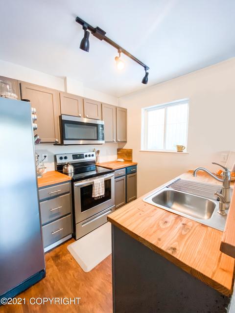 12026 Copper Mountain Dr, Eagle River, AK 99577 photo 7