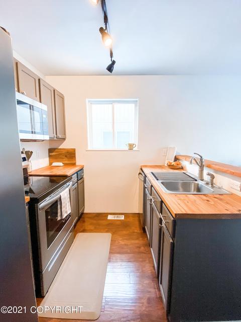 12026 Copper Mountain Dr, Eagle River, AK 99577 photo 6