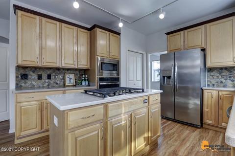 8515 Lassen Cir, Eagle River, AK 99577 photo 9