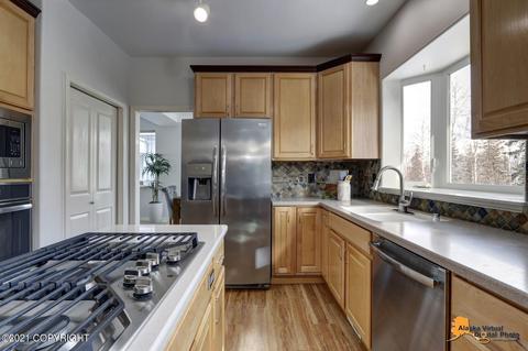 8515 Lassen Cir, Eagle River, AK 99577 photo 12