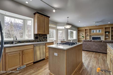 8515 Lassen Cir, Eagle River, AK 99577 photo 13