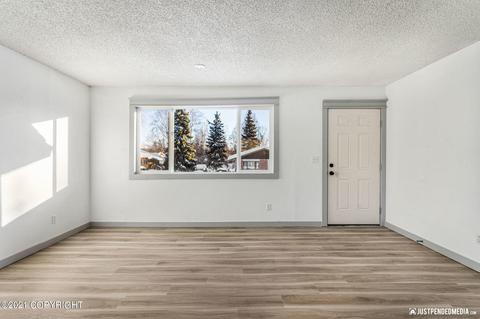 3235 E 17th Ave, Anchorage, AK 99508 photo 7