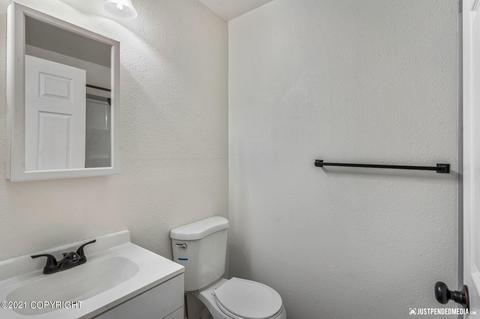 3235 E 17th Ave, Anchorage, AK 99508 photo 9