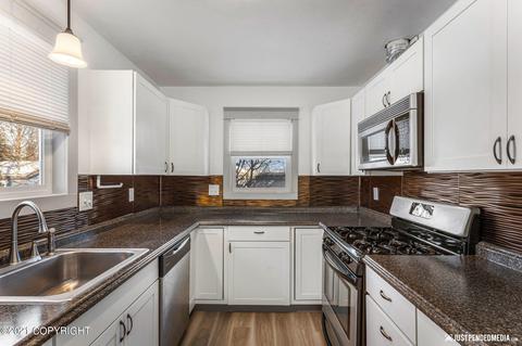 3235 E 17th Ave, Anchorage, AK 99508 photo 5