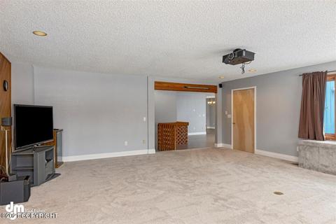 8317 Wilcox St, Anchorage, AK 99502 photo 5
