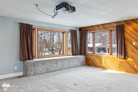 8317 Wilcox St, Anchorage, AK 99502 photo 4