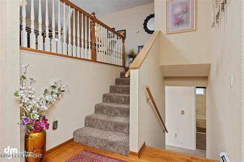 4237 James Dr, Anchorage, AK 99504 photo 4