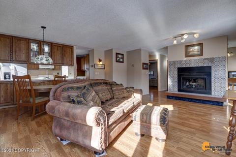 10232 Chickaloon St, Eagle River, AK 99577 photo 18