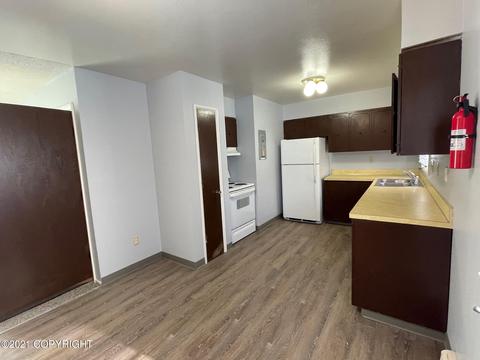 2232 Maudest Pl, Anchorage, AK 99508 photo 4