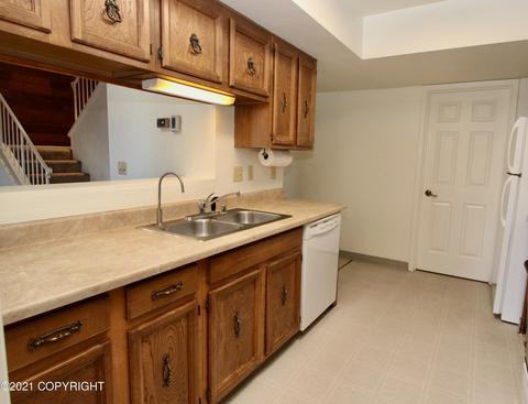 2144 Dawnlight Ct, Anchorage, AK 99501 photo 9