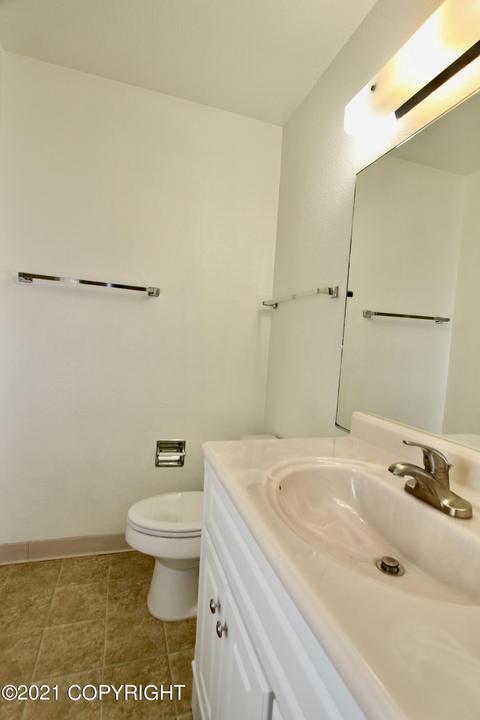 2144 Dawnlight Ct, Anchorage, AK 99501 photo 16