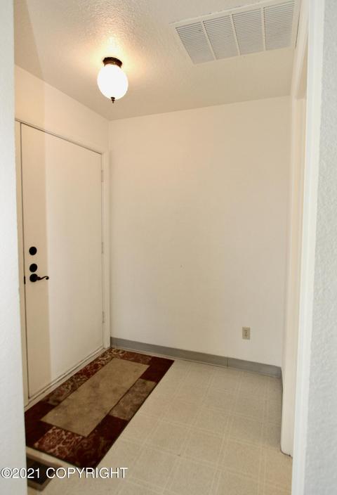 2144 Dawnlight Ct, Anchorage, AK 99501 photo 4