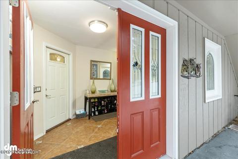9231 Main Tree Dr, Anchorage, AK 99507 photo 4