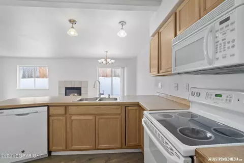 6489 Whispering Loop, Anchorage, AK 99504 photo 8