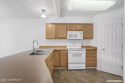 6489 Whispering Loop, Anchorage, AK 99504 photo 9