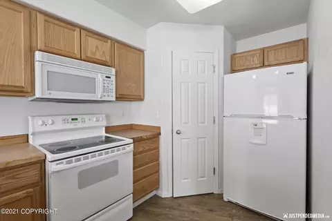 6489 Whispering Loop, Anchorage, AK 99504 photo 11