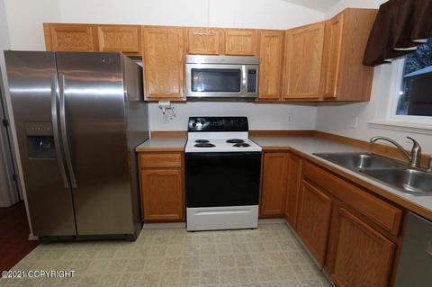 8946 Meadow Park Cir, Eagle River, AK 99577 photo 5