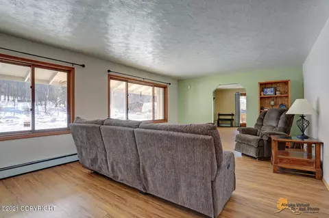 20508 Mark Cir, Chugiak, AK 99567 photo 12