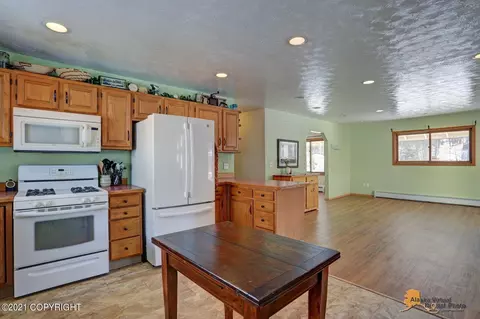 20508 Mark Cir, Chugiak, AK 99567 photo 10