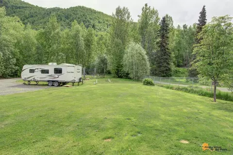 20508 Mark Cir, Chugiak, AK 99567 photo 5