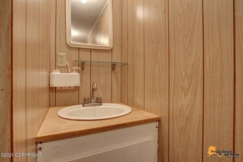 613 E 22nd Ave, Anchorage, AK 99501 photo 37
