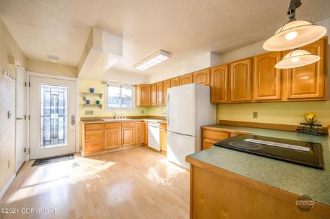3317 E 64th Ave, Anchorage, AK 99507 photo 4