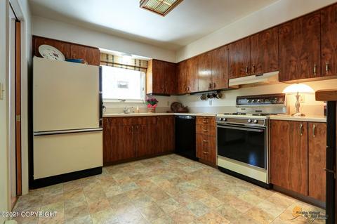 3530 Fordham Dr, Anchorage, AK 99508 photo 17