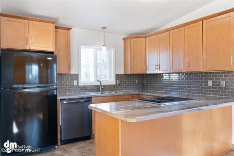 9010 Lance Cir, Anchorage, AK 99502 photo 18