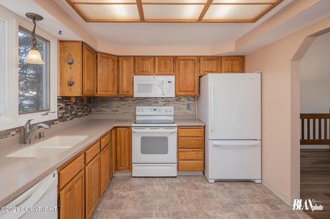 9637 Balandra Cir, Eagle River, AK 99577 photo 12