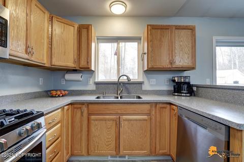 24205 Leos Rd, Chugiak, AK 99567 photo 7