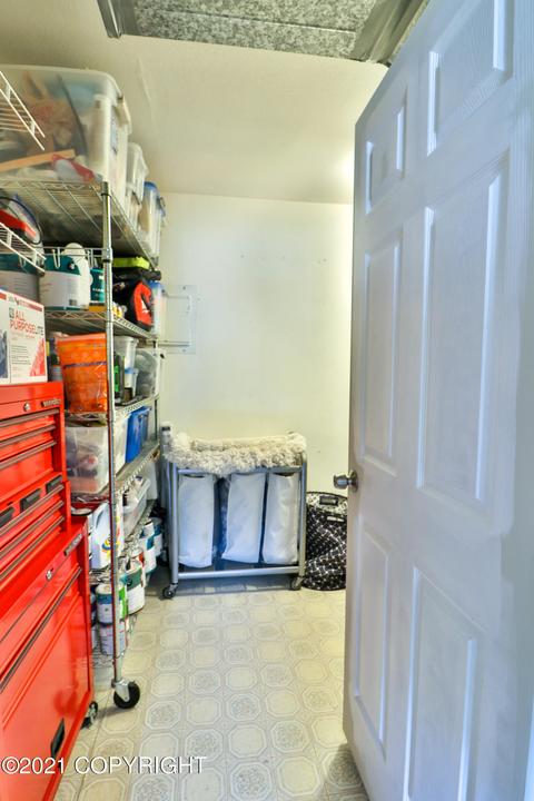 7320 Christopher Cir, Anchorage, AK 99507 photo 25