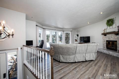 9604 Saint George Cir, Eagle River, AK 99577 photo 4