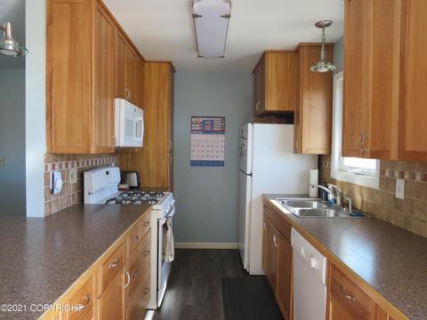 18048 Tonsina Ct, Eagle River, AK 99577 photo 3