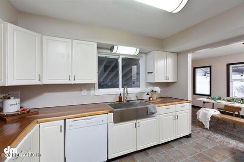 2347 E 72nd Ave, Anchorage, AK 99507 photo 12