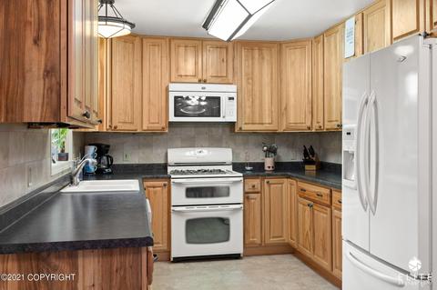 17800 James Way, Eagle River, AK 99577 photo 9