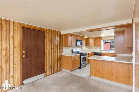 716 Irwin St, Anchorage, AK 99508 photo 8