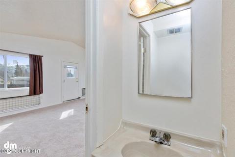 716 Irwin St, Anchorage, AK 99508 photo 14