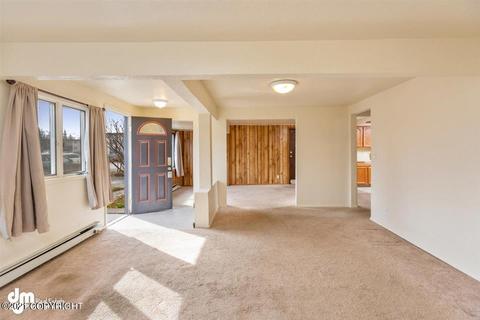 716 Irwin St, Anchorage, AK 99508 photo 4