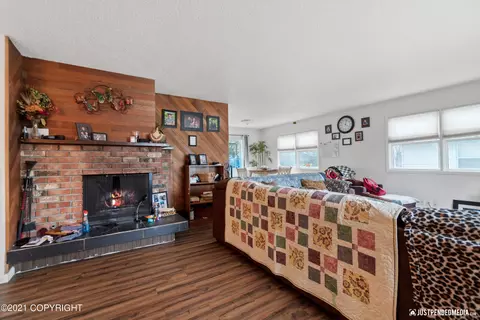 6824 E 16th Ave, Anchorage, AK 99504 photo 8