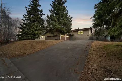 6824 E 16th Ave, Anchorage, AK 99504 photo 2