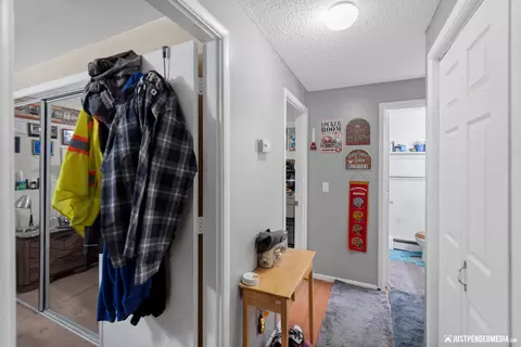 6824 E 16th Ave, Anchorage, AK 99504 photo 30