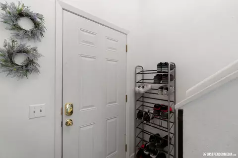6824 E 16th Ave, Anchorage, AK 99504 photo 5