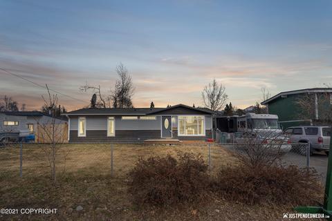 1511 Summit View St, Anchorage, AK 99504 photo 1