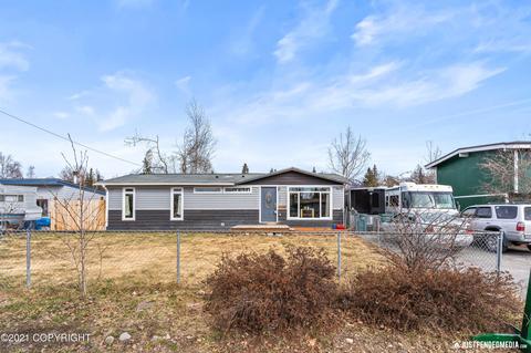 1511 Summit View St, Anchorage, AK 99504 photo 2