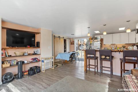 1511 Summit View St, Anchorage, AK 99504 photo 5