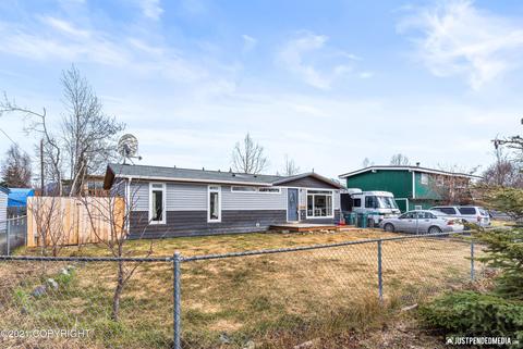 1511 Summit View St, Anchorage, AK 99504 photo 3