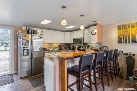 1511 Summit View St, Anchorage, AK 99504 photo 6