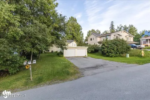 6115 Chevigny St, Anchorage, AK 99502 photo 32