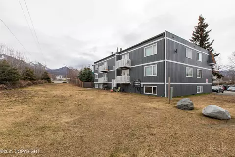 11539 Heritage Ct, Eagle River, AK 99577 photo 3