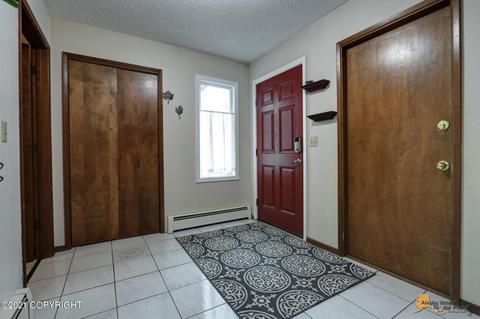 6437 Hampton Dr, Anchorage, AK 99504 photo 3
